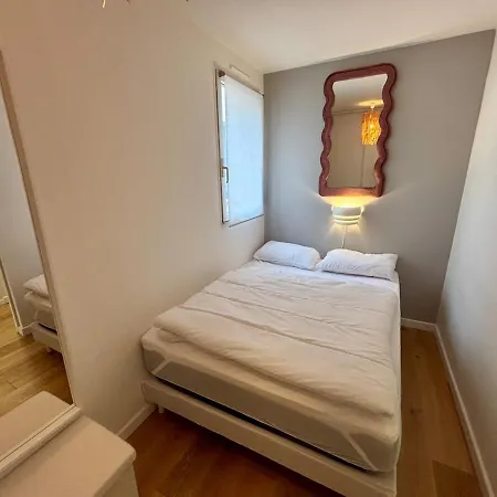 T2 En Rez-de-jardin Avec Terrasse Privative, Avec Piscine Et Tennis شقة *