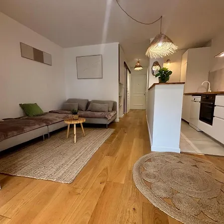 T2 En Rez-de-jardin Avec Terrasse Privative, Avec Piscine Et Tennis شقة *